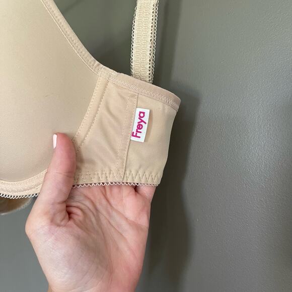 Freya Deco Nude Plunge UW Moulded Cup Bra Size 30DDD Nude Beige Underwire - Picture 10 of 16